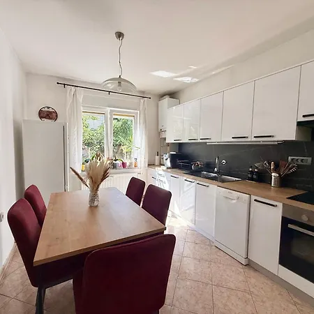 Appartamento Nika, Free Parking And Wifi Fiume